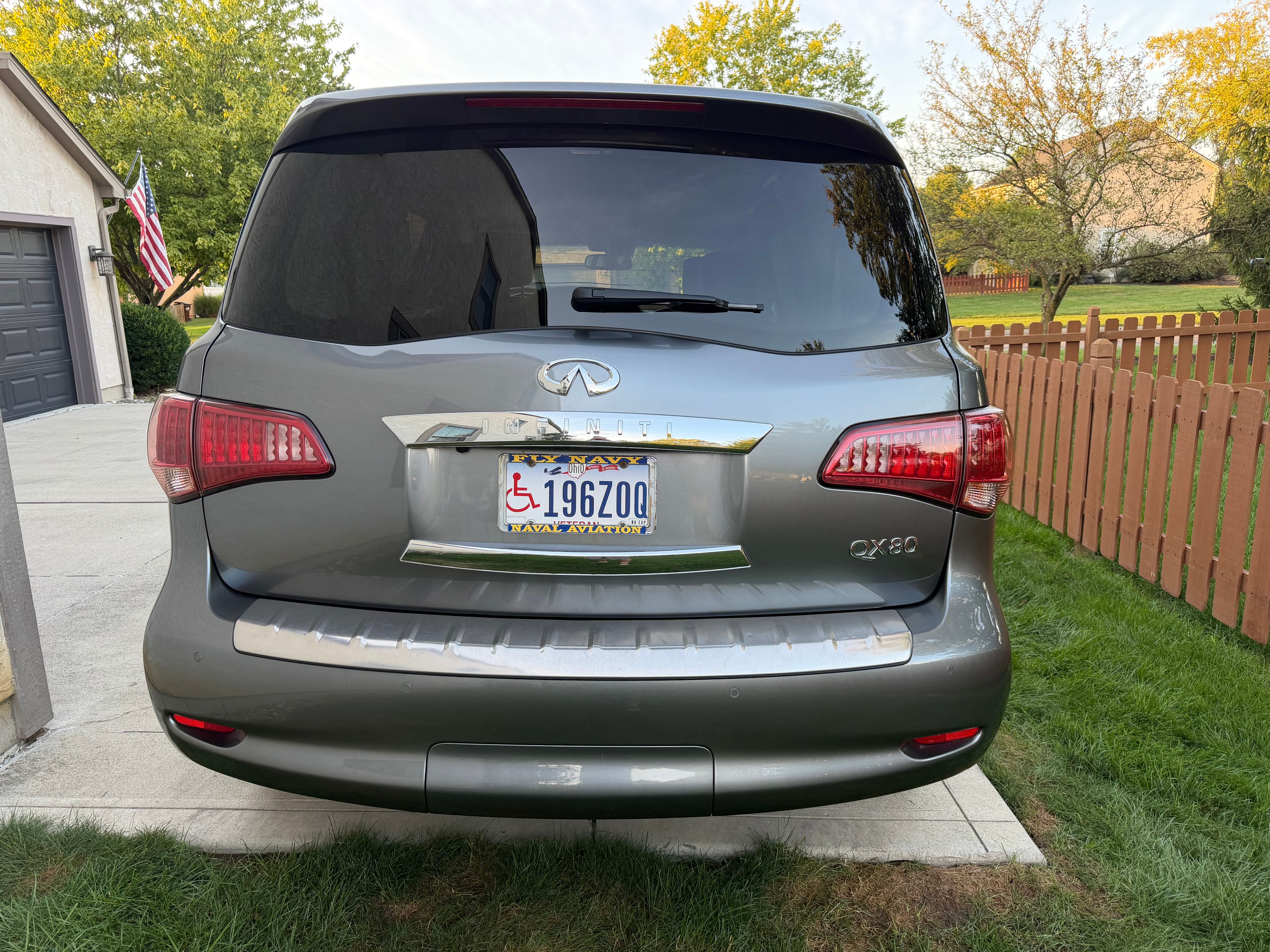 Used 2017 INFINITI QX80 4WD w/ Deluxe Technology Package image 8