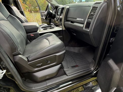 Used 2016 RAM 1500 Laramie w/ Convenience Group image 9