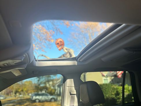 Used 2017 Cadillac Escalade Luxury image 10