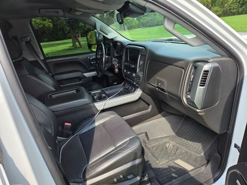 Used 2018 Chevrolet Silverado 2500 LTZ w/ Duramax Plus Package AWD/4WD image 10