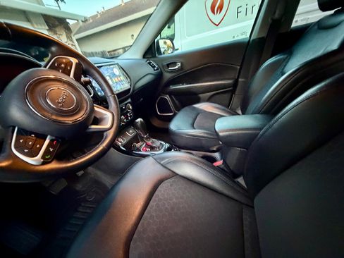 Used 2019 Jeep Compass Latitude FWD image 6