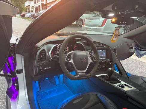 Used 2019 Chevrolet Corvette Stingray Coupe w/ 2LT Preferred Equipment Group image 13