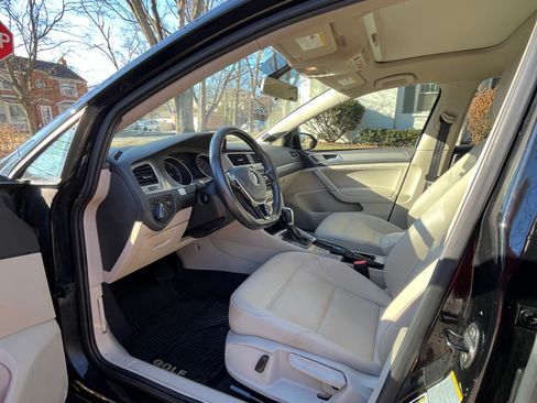 Used 2015 Volkswagen Golf TDI SE image 4