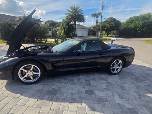 Used 2002 Chevrolet Corvette Convertible w/ Preferred Equipment Group2 image 10