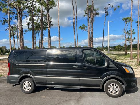 Used 2021 Ford Transit 350 XLT image 5
