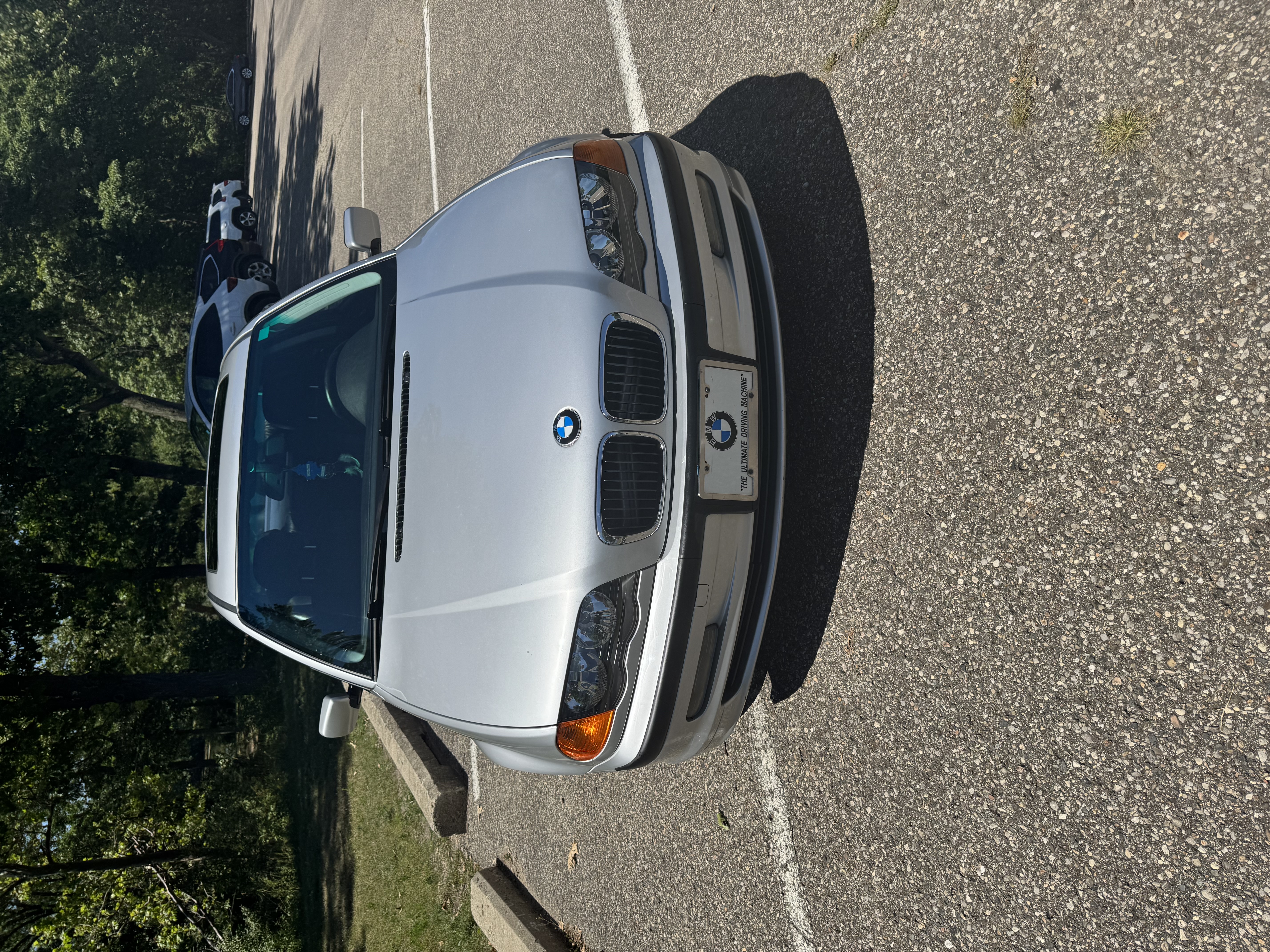 Used 1999 BMW 323i Sedan RWD image 2