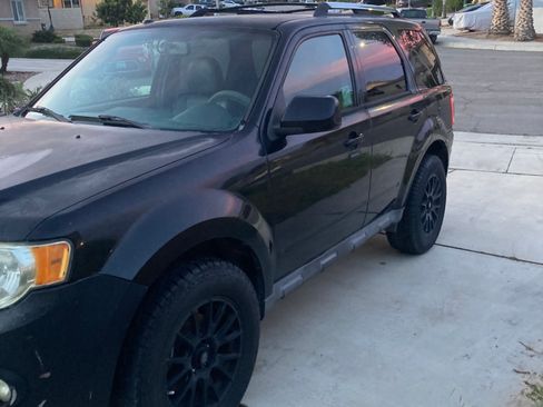 Used 2010 Ford Escape Limited AWD/4WD image 9