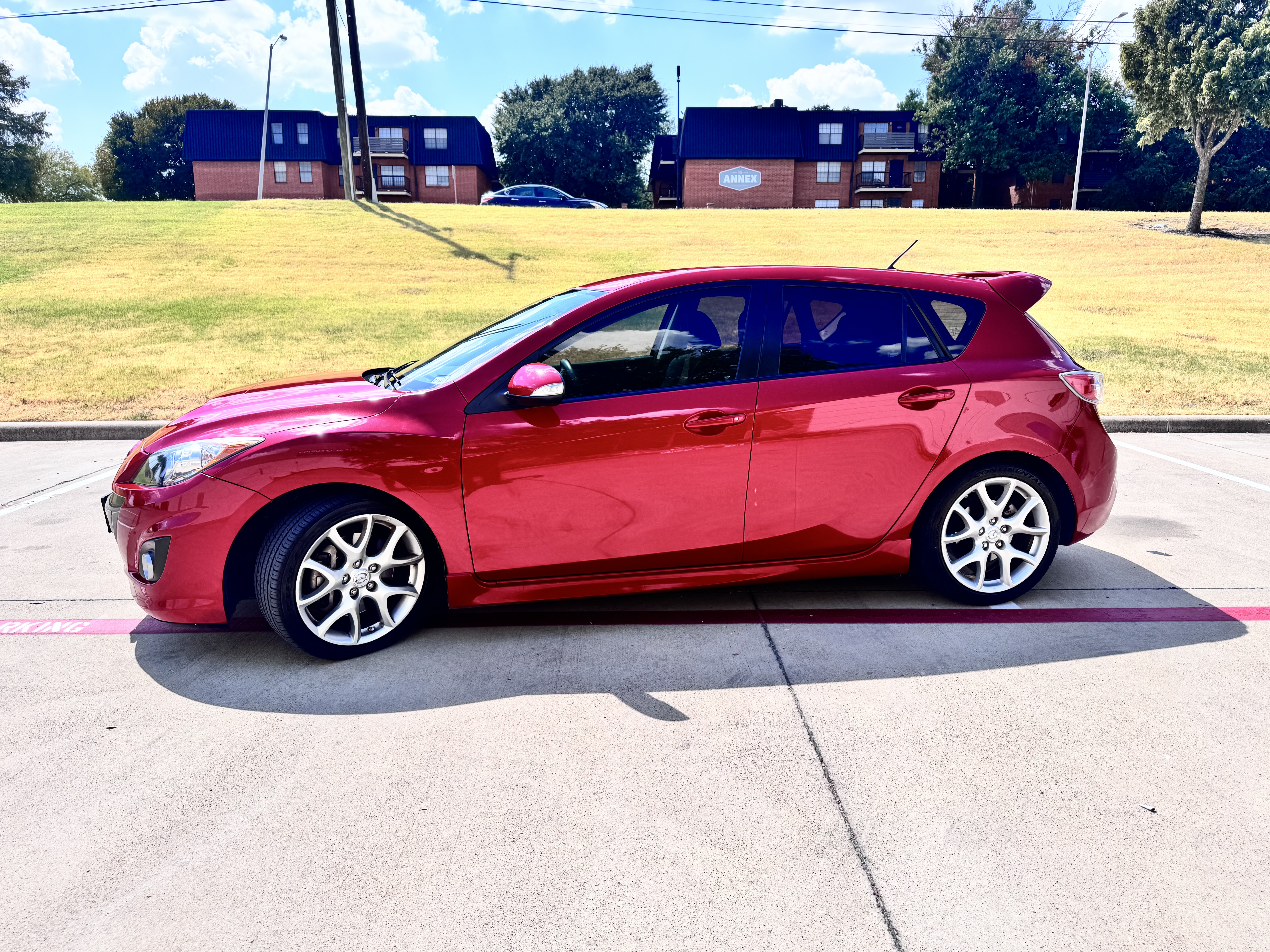 Used 2012 MAZDA MAZDA3 Touring FWD image 2