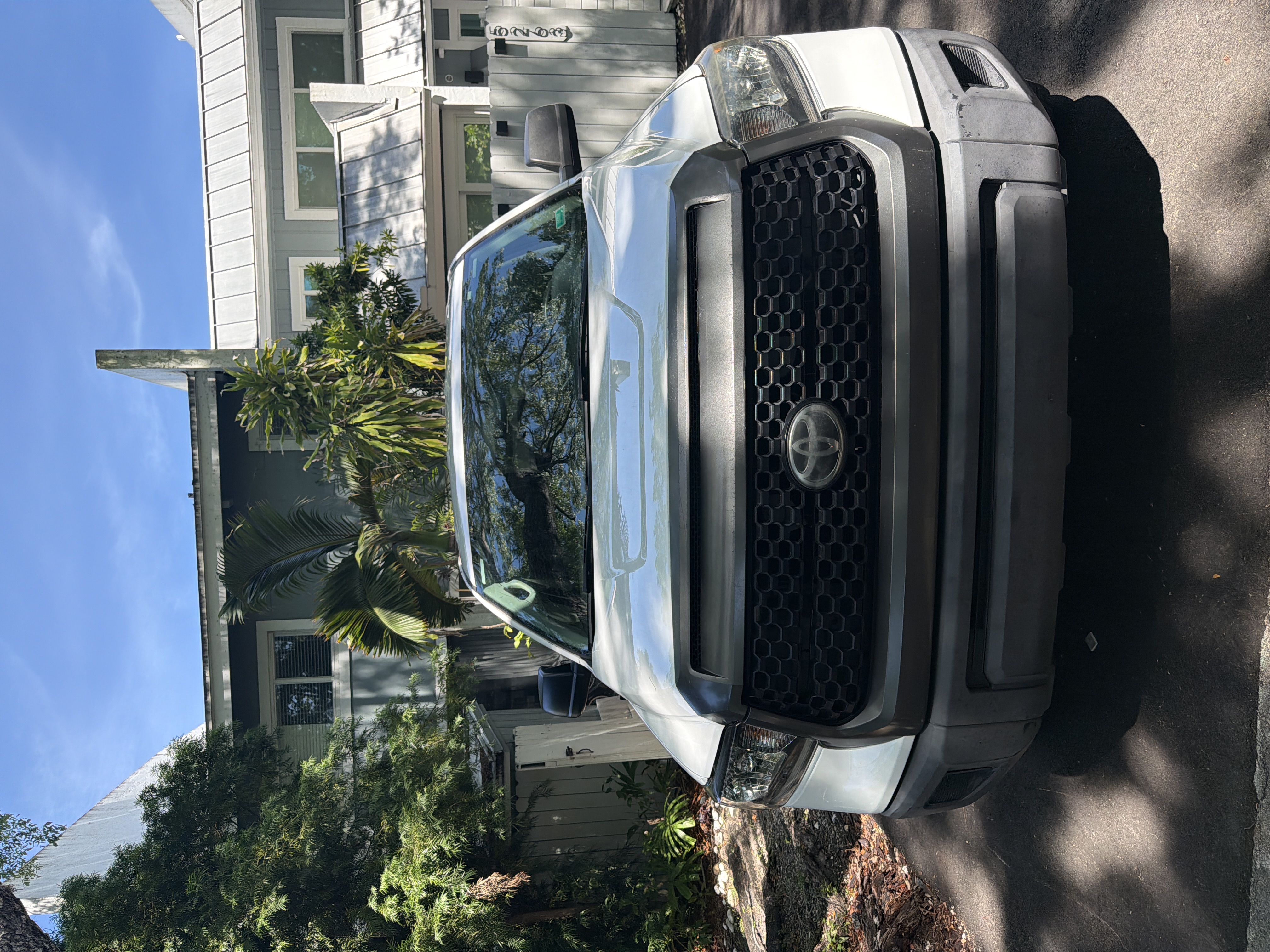 Used 2019 Toyota Tundra SR RWD image 1
