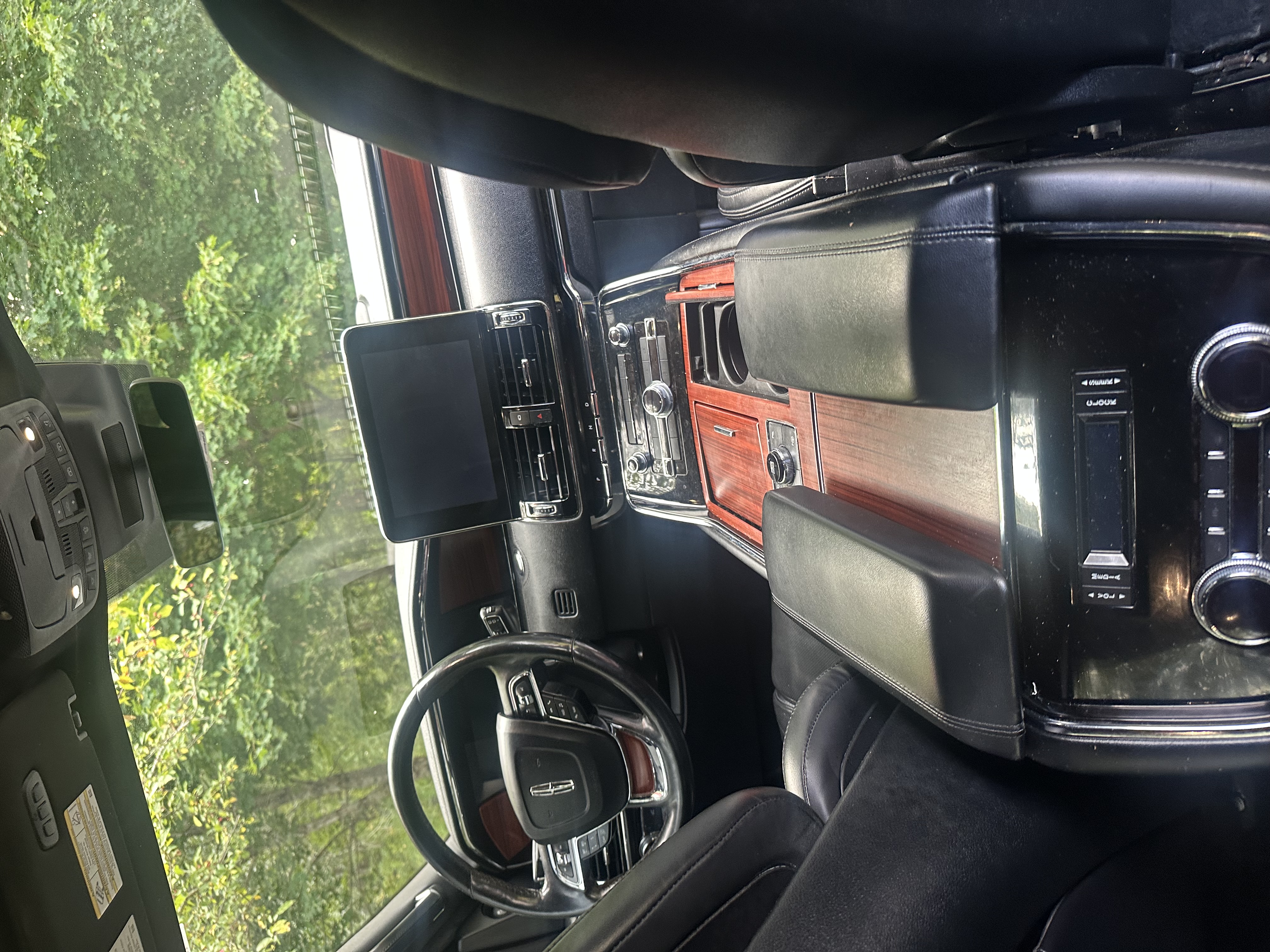 Used 2021 Lincoln Navigator Reserve w/ Equipment Group 208A AWD/4WD image 17