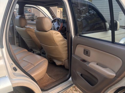 Used 1998 Toyota 4Runner Limited AWD/4WD image 11