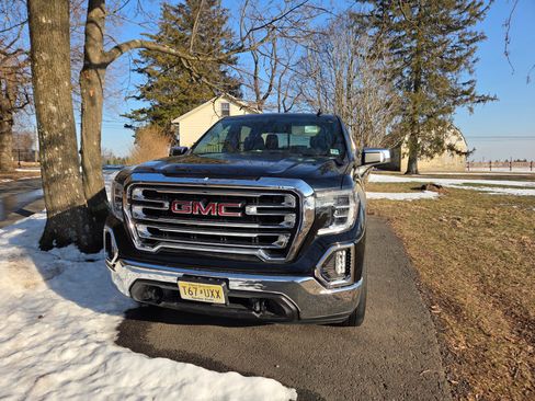 Used 2021 GMC Sierra 1500 SLT w/ SLT Premium Package image 2