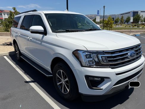 Used 2019 Ford Expedition Max XLT w/ Equipment Group 202A RWD image 2