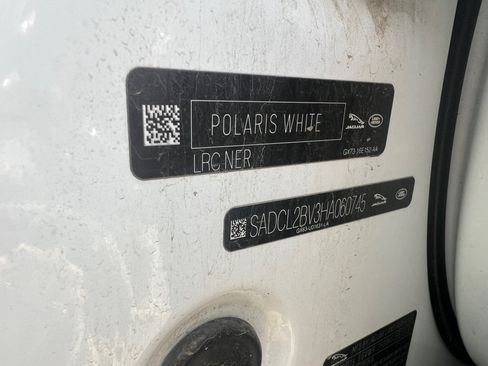 Used 2017 Jaguar F-PACE R-Sport image 20