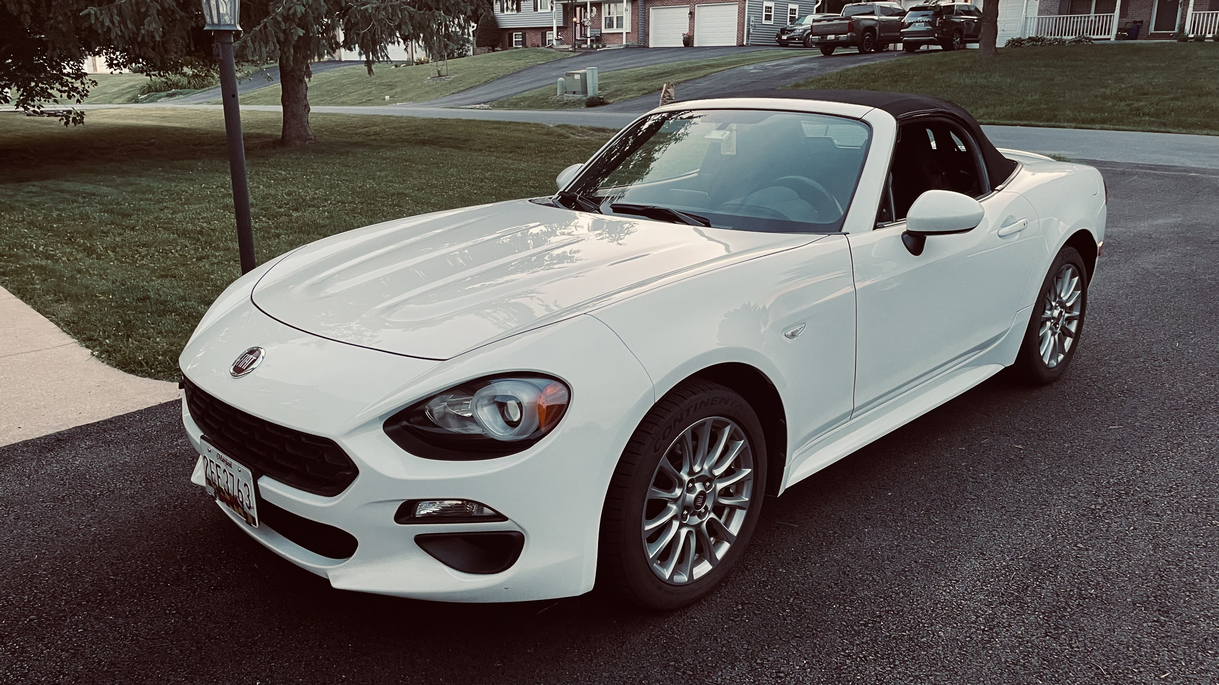 Used 2019 FIAT 124 Spider Classica w/ Technology Group RWD image 1