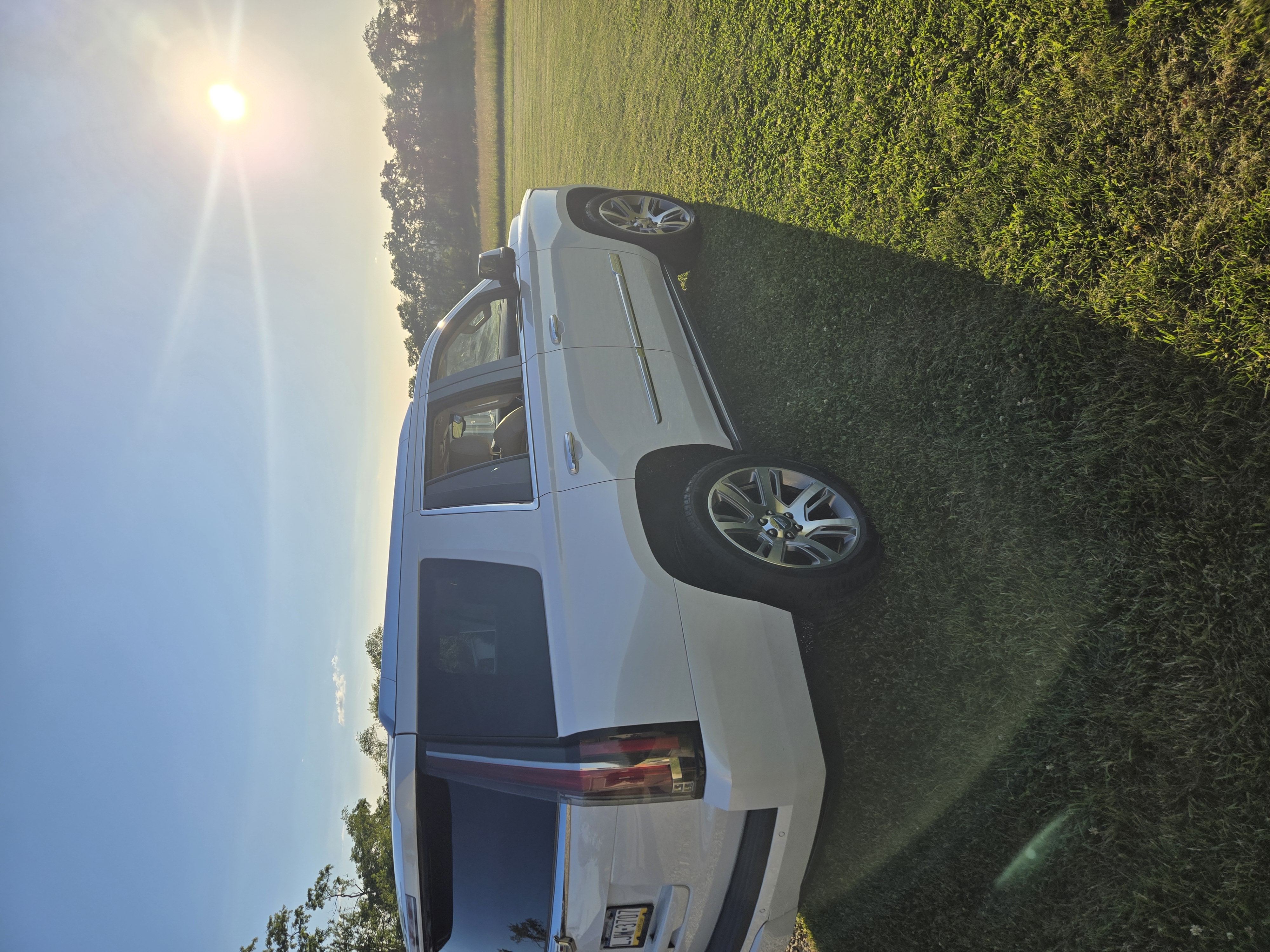 Used 2016 Cadillac Escalade Premium AWD/4WD image 4