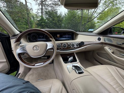 Used 2017 Mercedes-Benz S 550 4MATIC Sedan image 12
