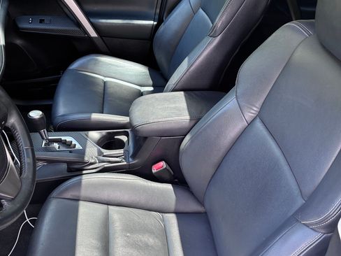 Used 2015 Toyota RAV4 Limited FWD image 6