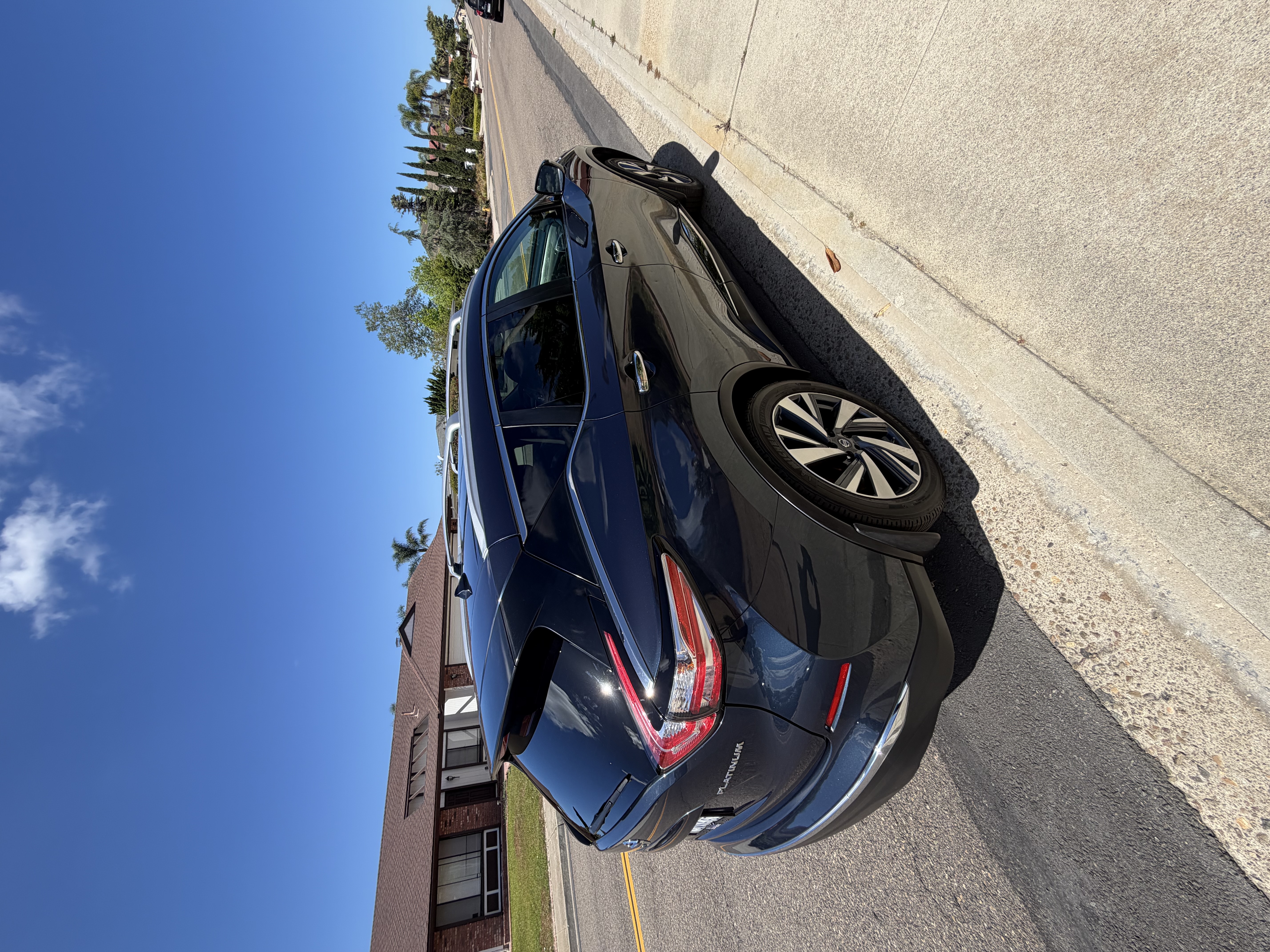 Used 2016 Nissan Murano Platinum w/ Platinum Technology Package FWD image 2