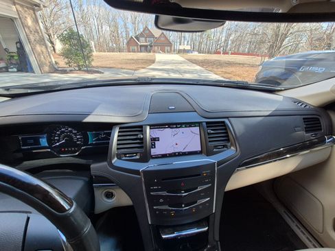 Used 2013 Lincoln MKS AWD image 16