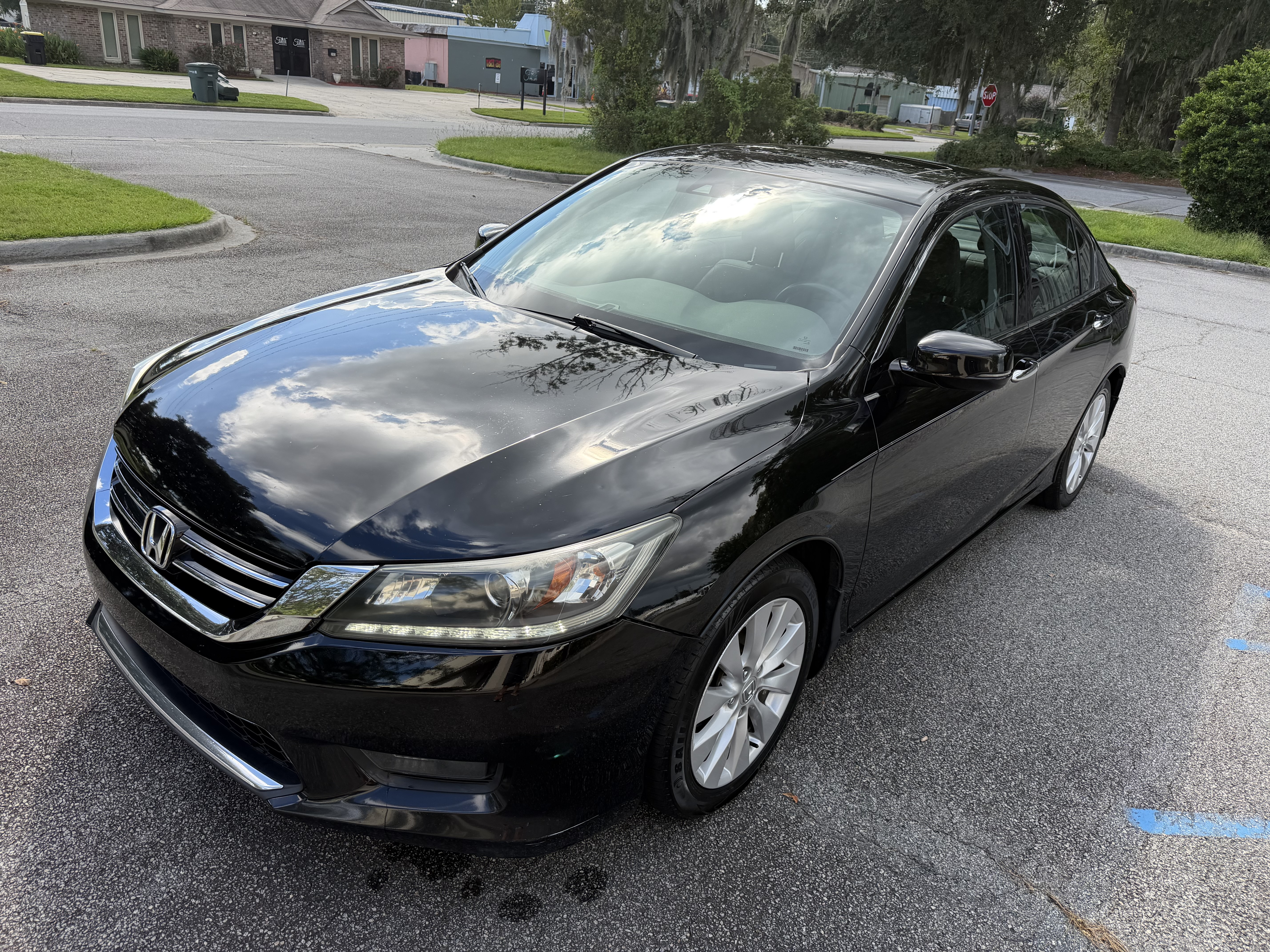 Used 2015 Honda Accord EX-L image 2