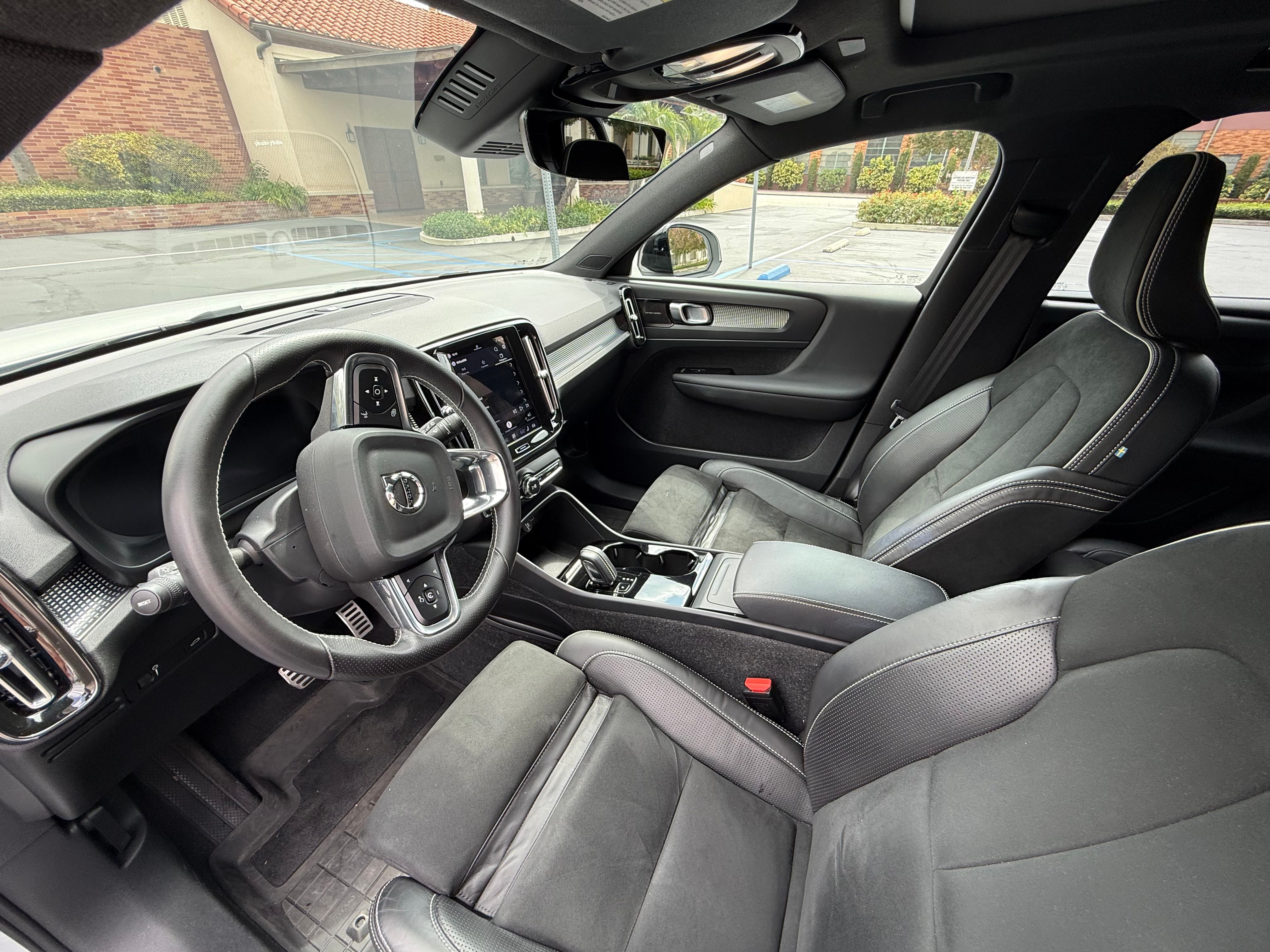 Used 2021 Volvo XC40 P8 Recharge w/ Advanced Package AWD/4WD image 10