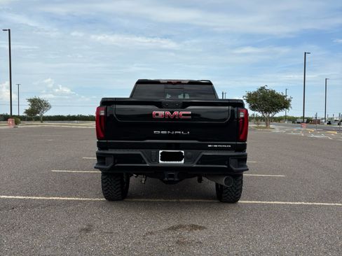 Used 2025 GMC Sierra 2500 Denali w/ Denali Reserve Package image 4