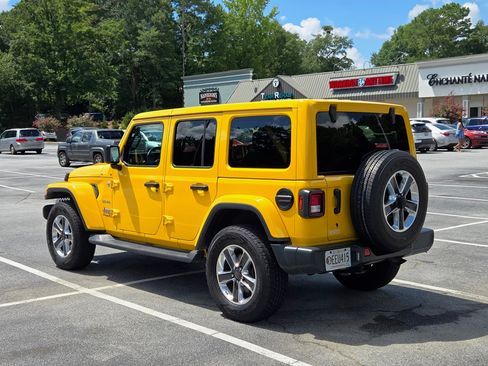 Used 2020 Jeep Wrangler Unlimited Sahara w/ Uconnect 4C Nav & Sound Group AWD/4WD image 5