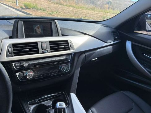 Used 2018 BMW 320i 320i Sedan 4D image 9
