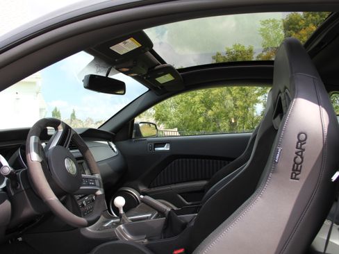 Used 2013 Ford Mustang Shelby GT500 RWD image 2