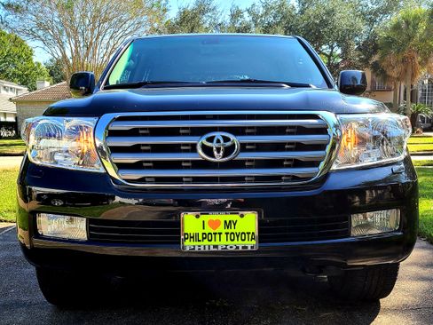 Used 2011 Toyota Land Cruiser w/ Upgrade Pkg image 11