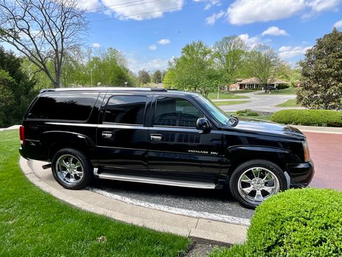 Used 2003 Cadillac Escalade ESV AWD image 6