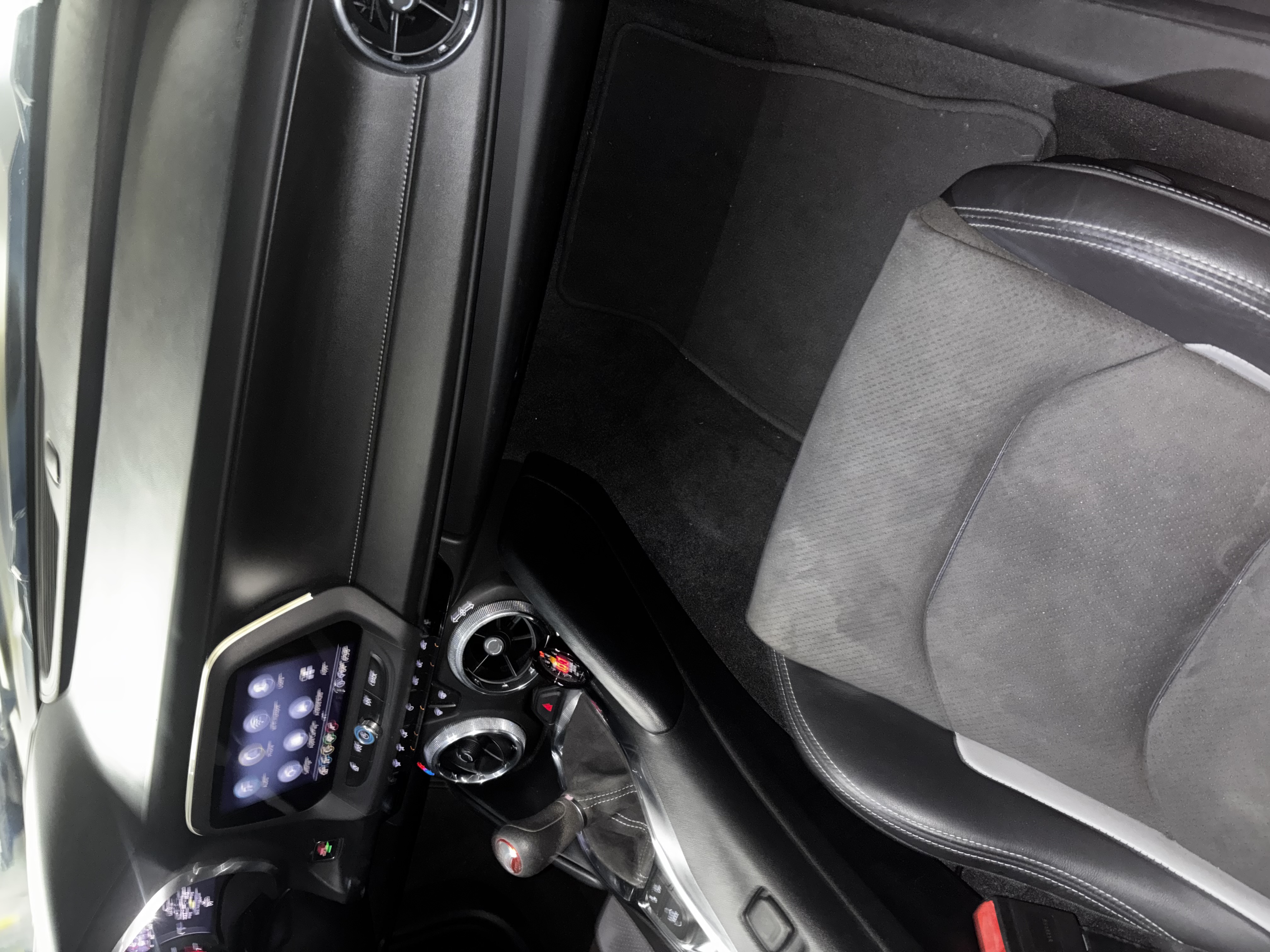 Used 2020 Chevrolet Camaro SS RWD image 14