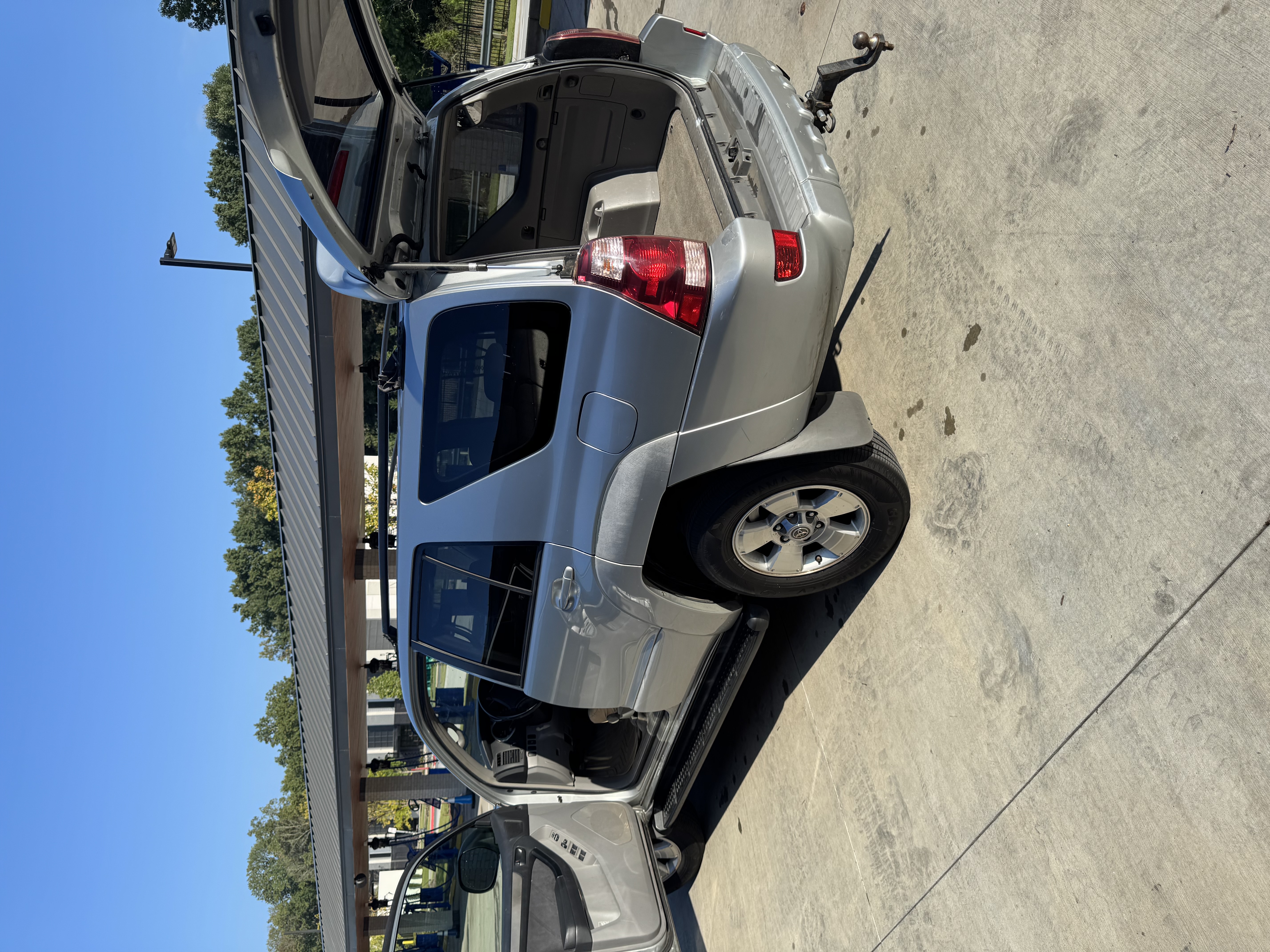 Used 2005 Toyota 4Runner SR5 RWD image 4
