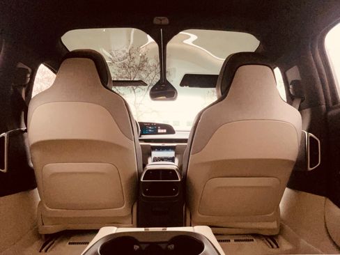 Used 2023 Lucid Air Touring image 10