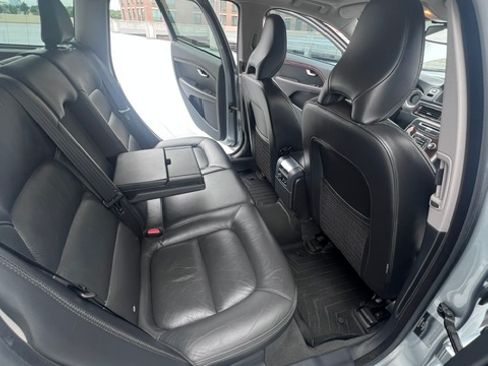 Used 2013 Volvo XC70 T6 Premier Plus AWD/4WD image 21