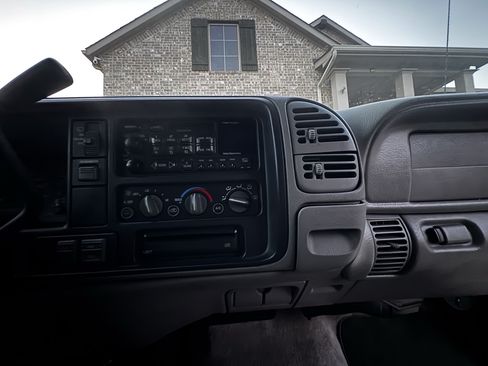 Used 1997 Chevrolet Tahoe 4WD 2-Door w/ Preferred Equipment Group 3 image 6