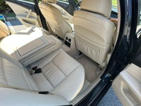 Used 2010 BMW 535i xDrive Wagon AWD/4WD image 12