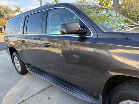 Used 2016 Chevrolet Suburban LT image 14