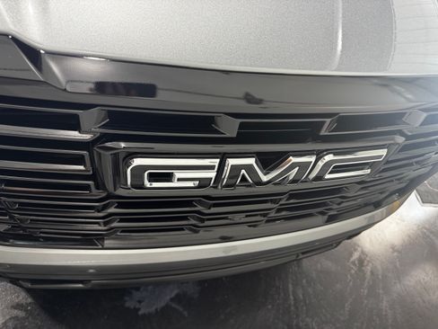 Used 2026 GMC Yukon Denali w/ Sun & Power Step Package AWD/4WD image 8