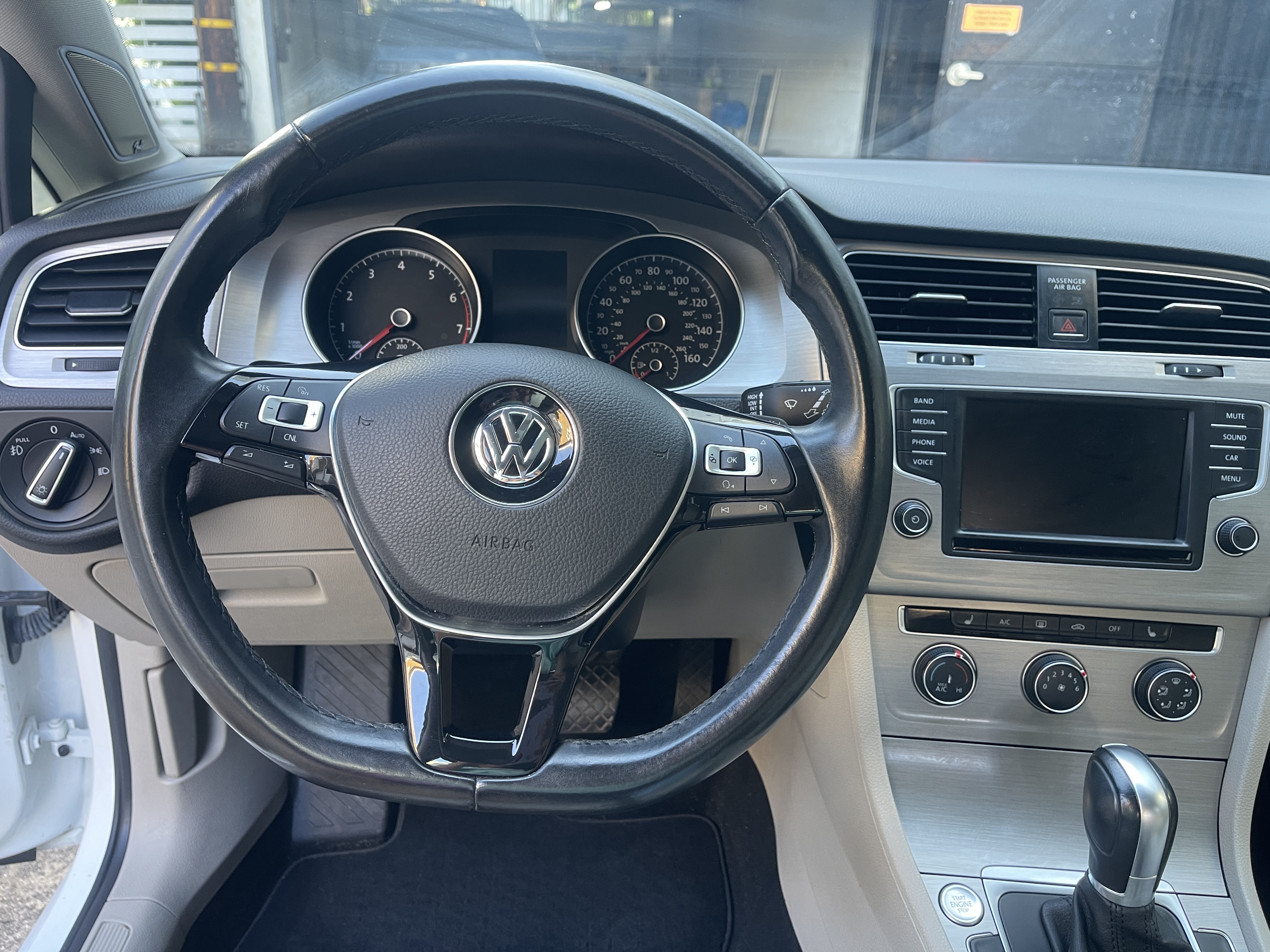 Used 2016 Volkswagen Golf SE FWD image 9