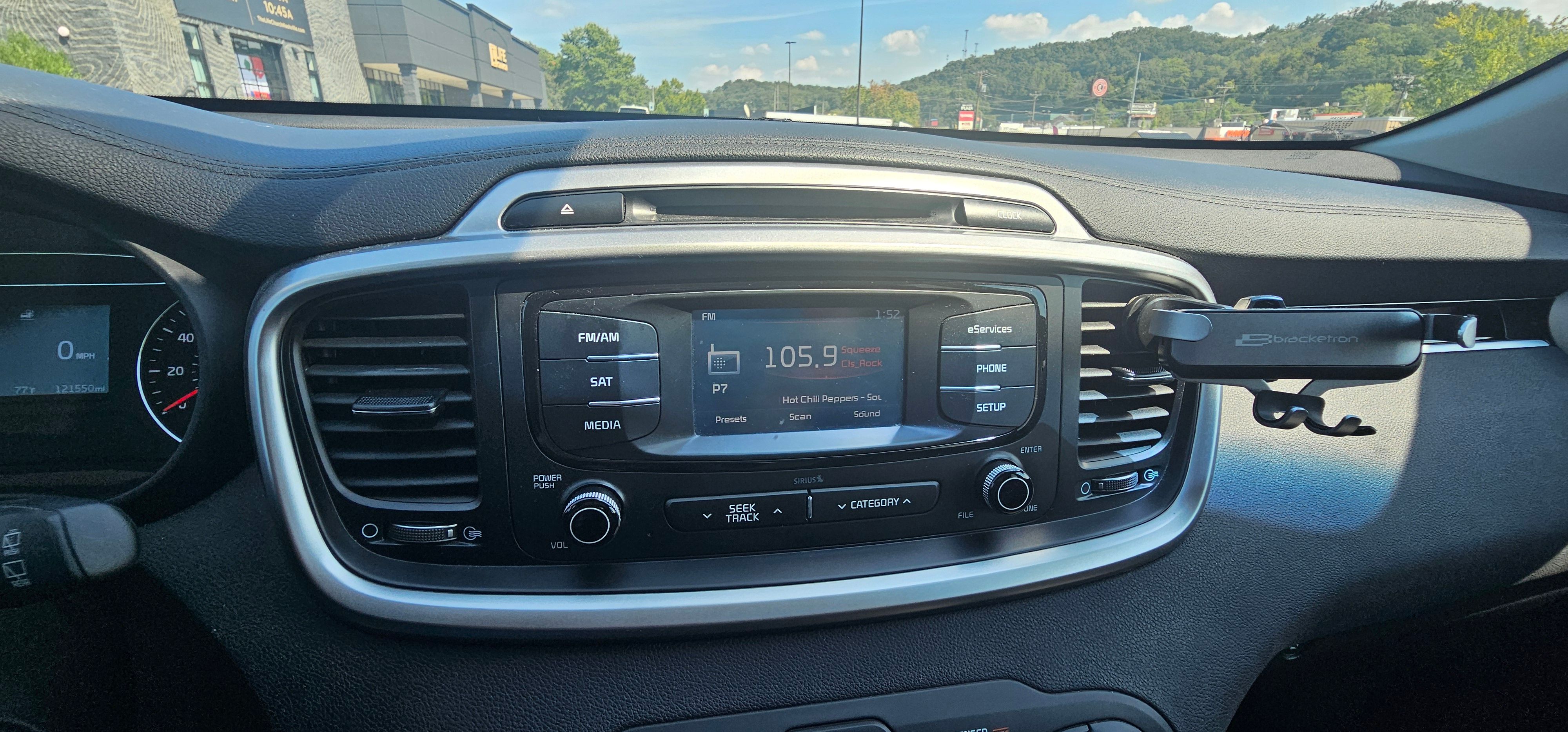 Used 2016 Kia Sorento AWD w/ LX Convenience Package image 15