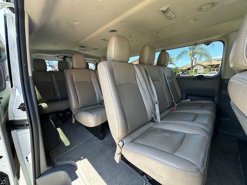 Used 2021 Nissan NV 3500 SL RWD image 9