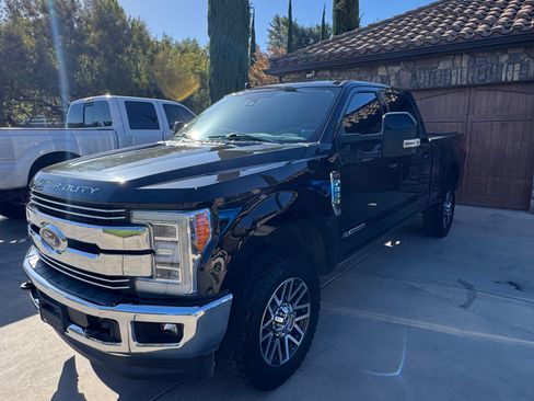 Used 2019 Ford F350 Lariat w/ Lariat Ultimate Package AWD/4WD image 4