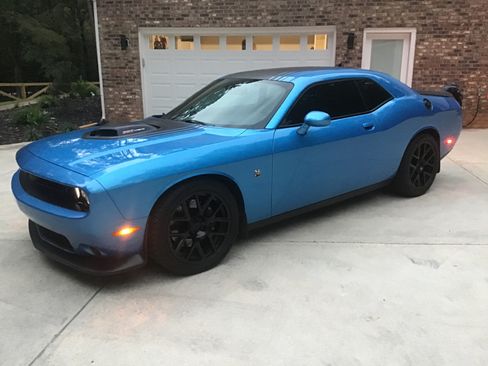 Used 2015 Dodge Challenger R/T Scat Pack image 2