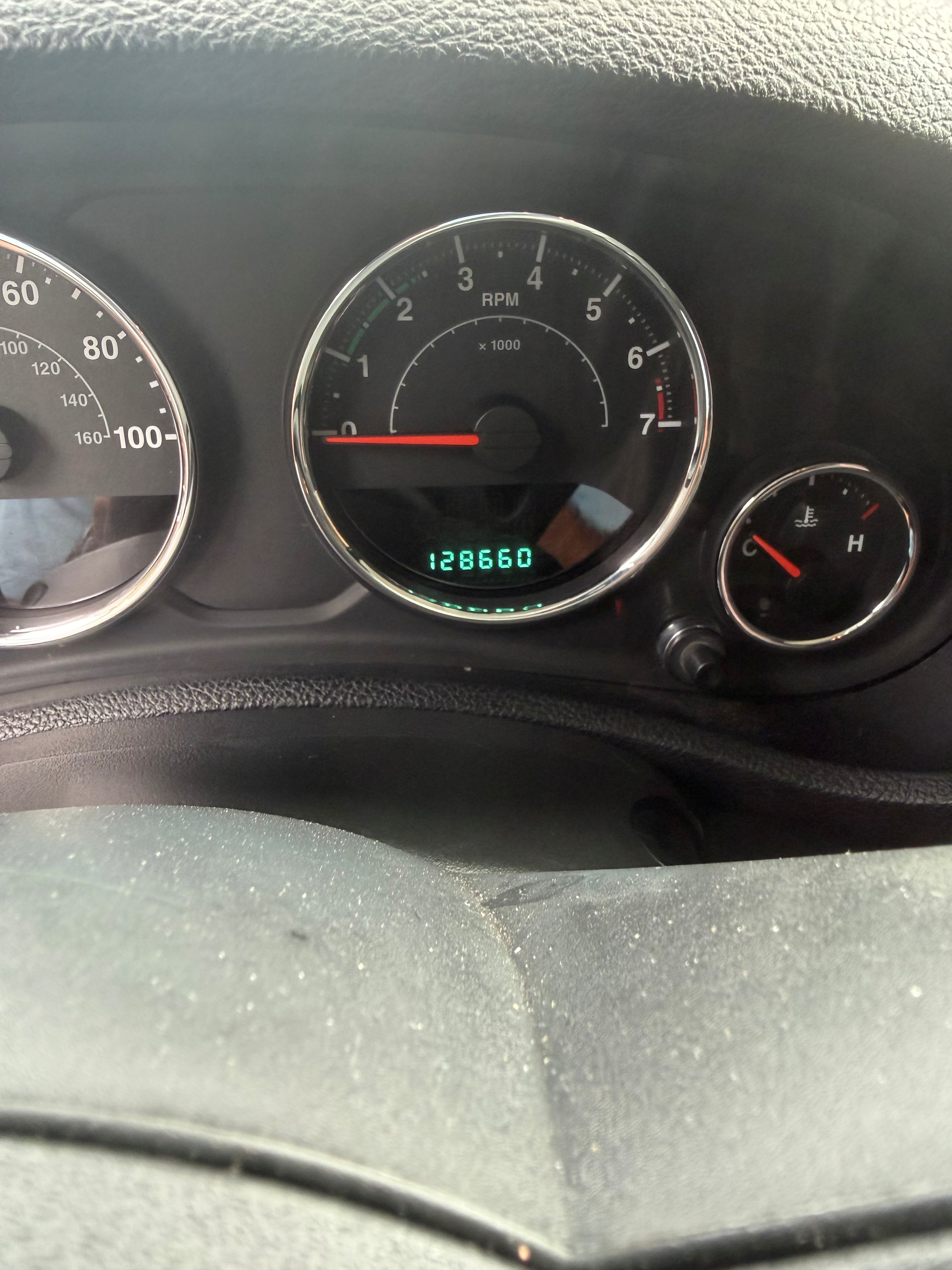 Used 2012 Jeep Wrangler Unlimited Sport w/ PWR Convenience Group AWD/4WD image 10