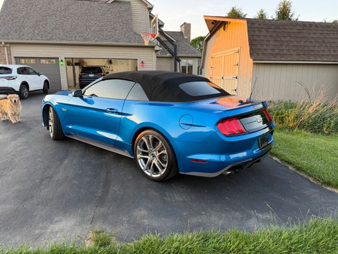 Used 2019 Ford Mustang GT Premium w/ Carbon Sport Interior Package RWD image 12