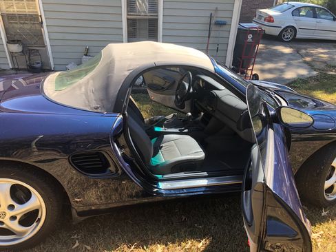 Used 1999 Porsche Boxster image 2