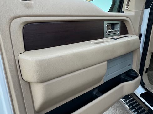 Used 2014 Ford F150 King Ranch w/ King Ranch Luxury Package image 11