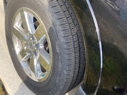 Used 2011 Nissan Armada Platinum image 12